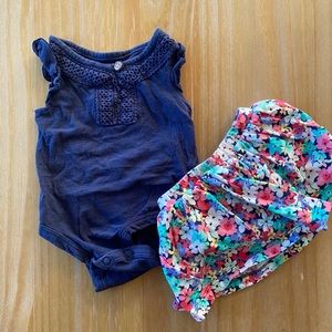 💚 3/$25 Carter’s Tank Body suit and floral skirt